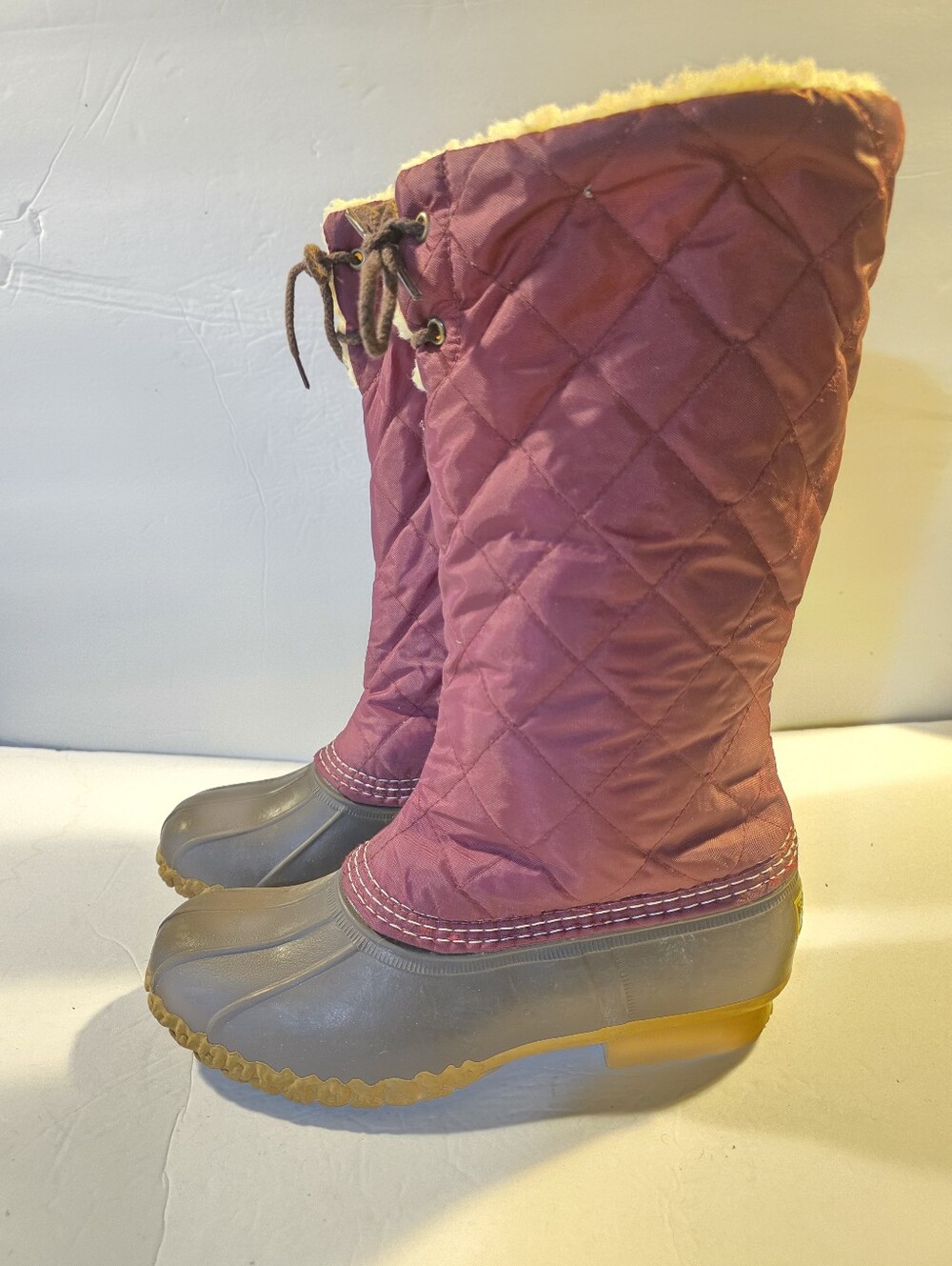 L.L. Bean Boots Quilted Insulated Duck Boots Women’s Size 9 M Burgundy Faux